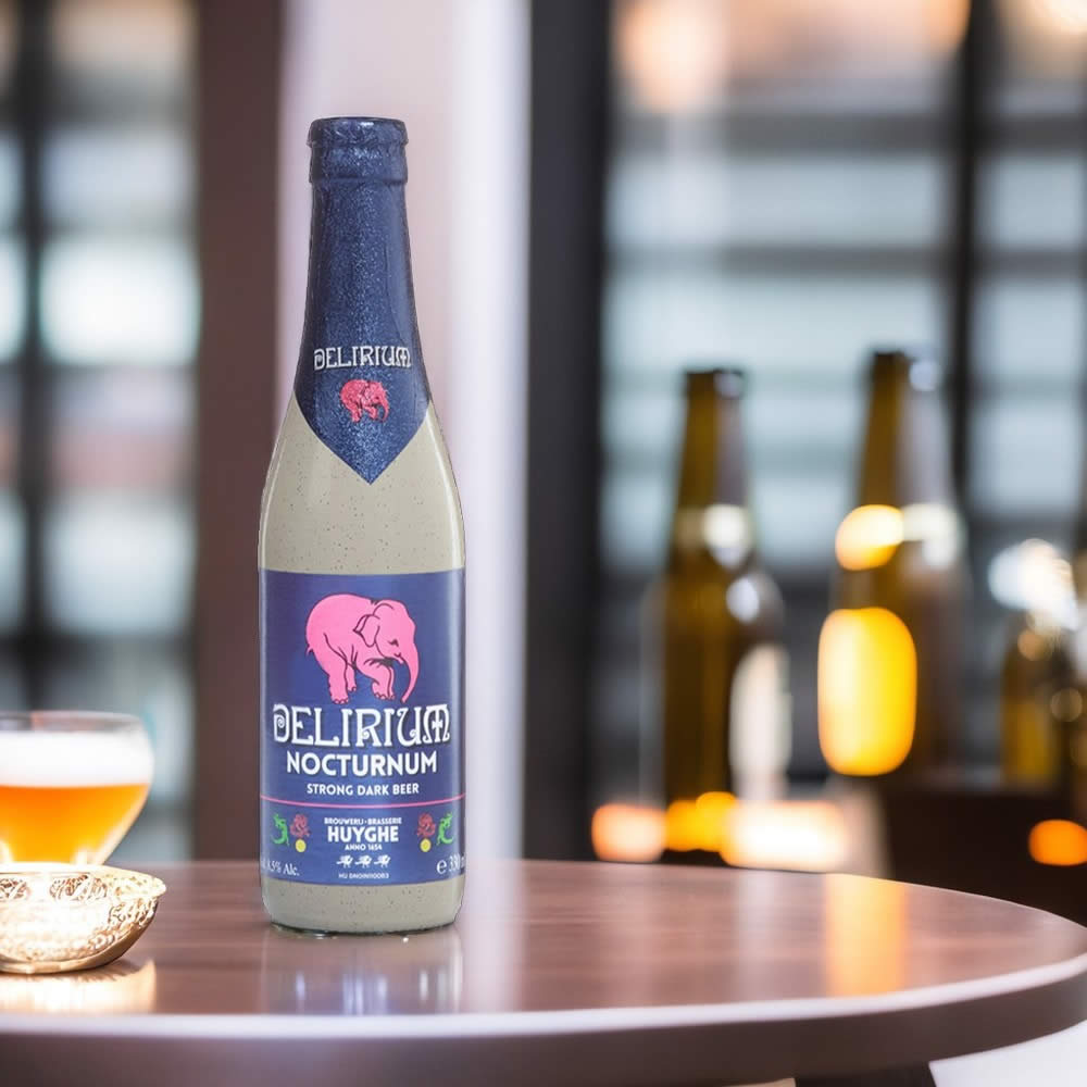 Cerveza Delirium Nocturnum sobre mesa