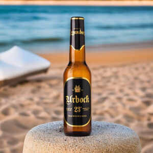 Cerveza Eggenberg Urbock 23 sobre arena