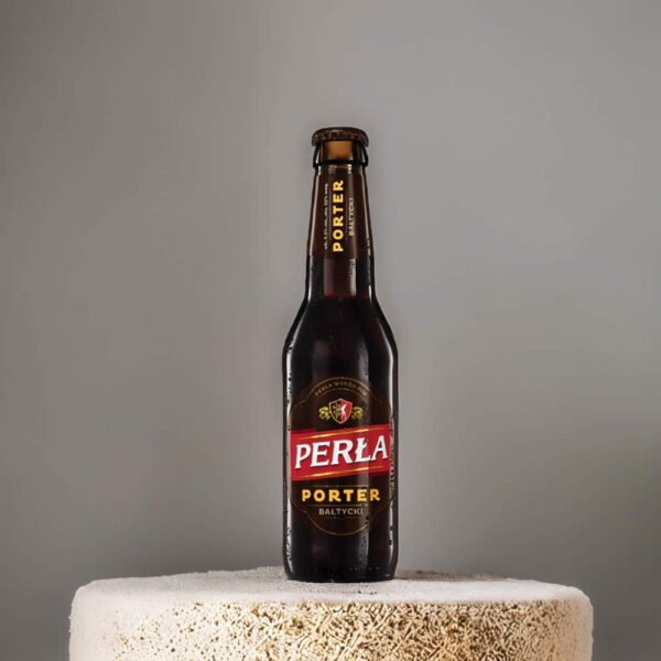 Cerveza Perla Porter sobre podio