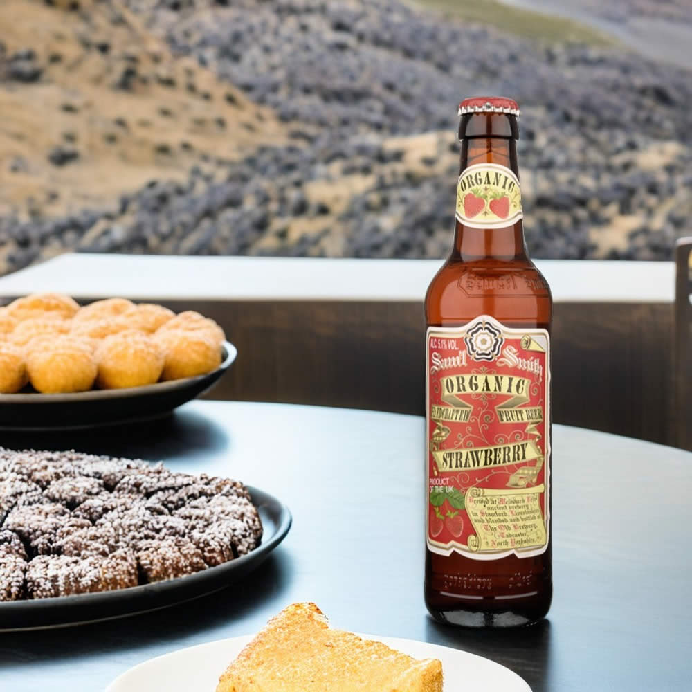 Cerveza Samuel Smith Strawberry con postres
