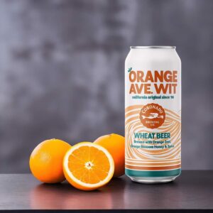 Cerveza Coronado Brewing Orange Ave Wit con naranjas