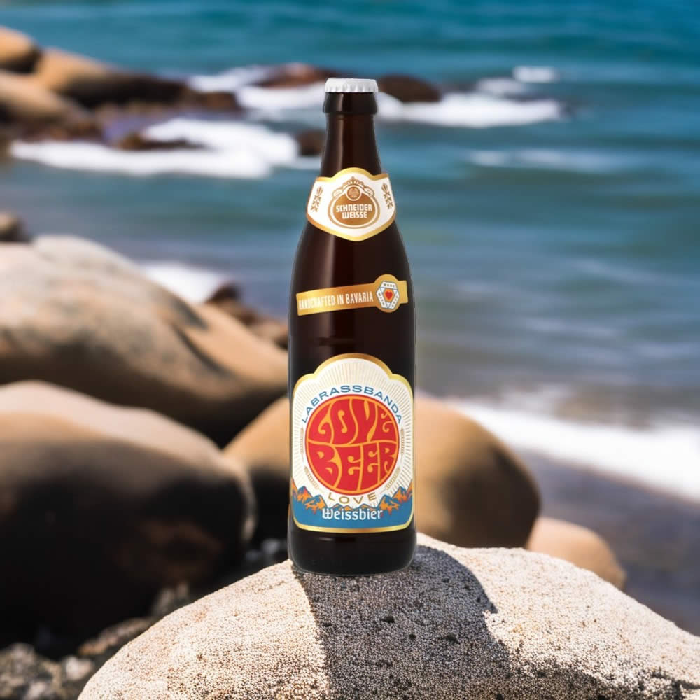 Cerveza Schneider Weisse Love Beer sobre piedra