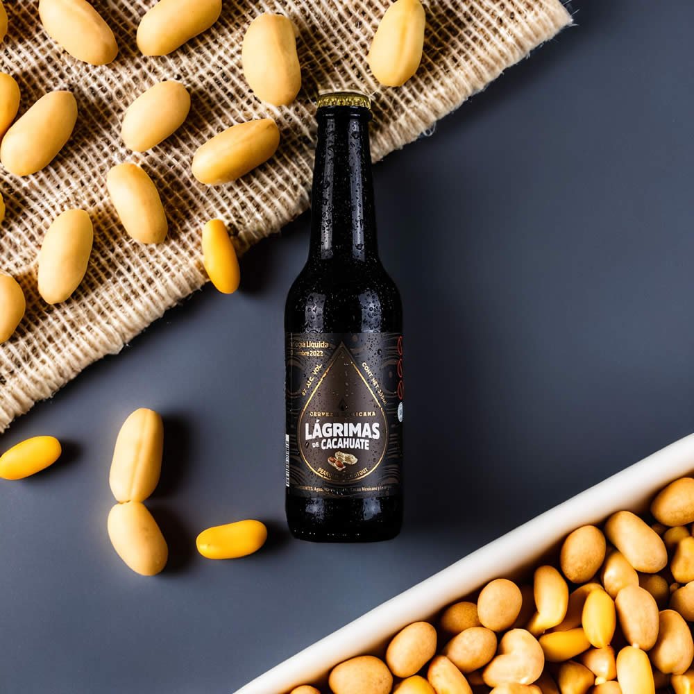 Cerveza Rámuri Lágrimas de Cacahuate con cacahuates