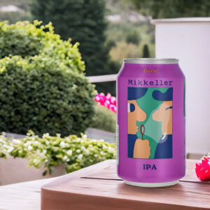 Cerveza Mikkeller Burst con vista al jardín